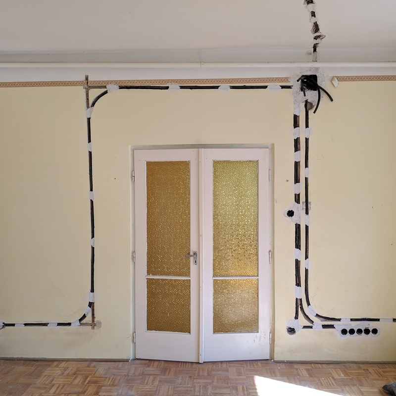 falba mart védőcsőben vezetett elektromos hálózat