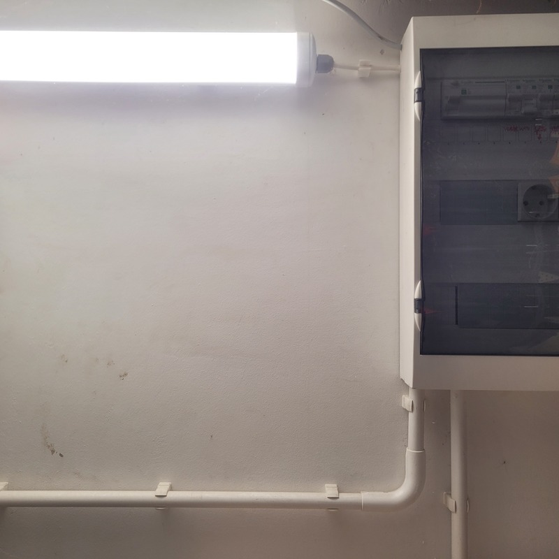 falon kívüli hálózat garázsban